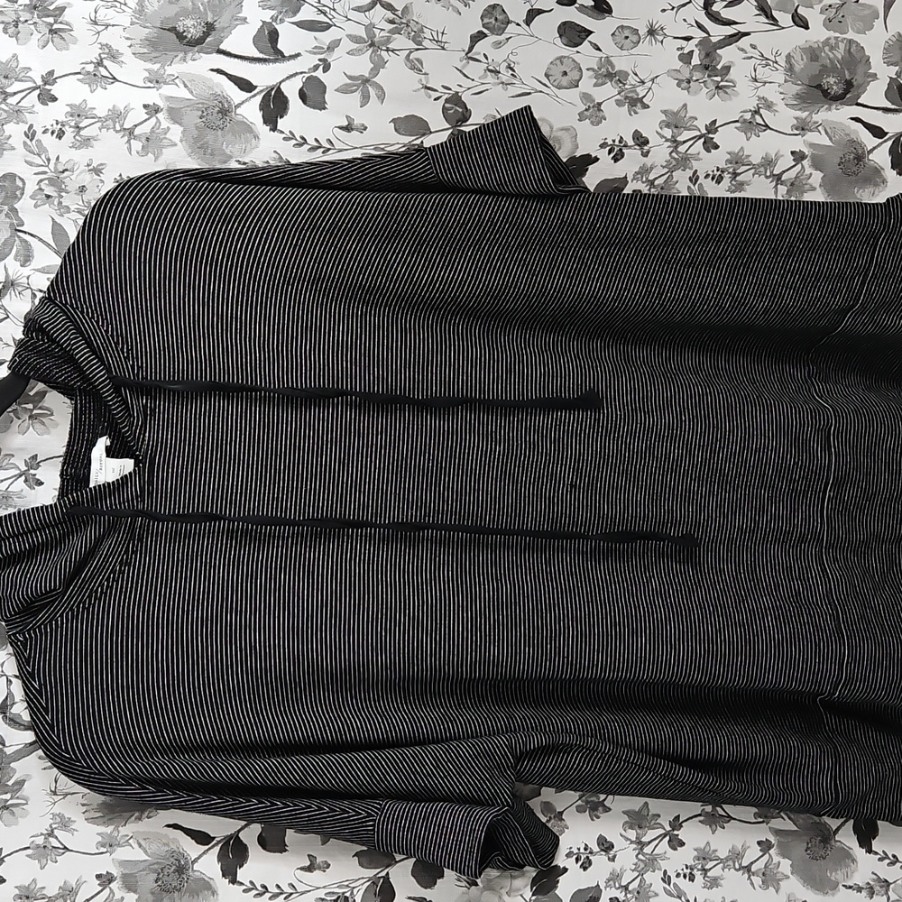 Daily Ritual Black and Gray Textured Top Size XxL